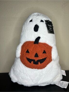NEW Martha Stewart 18”x20” Ghost Holding Pumpkin Pillow
